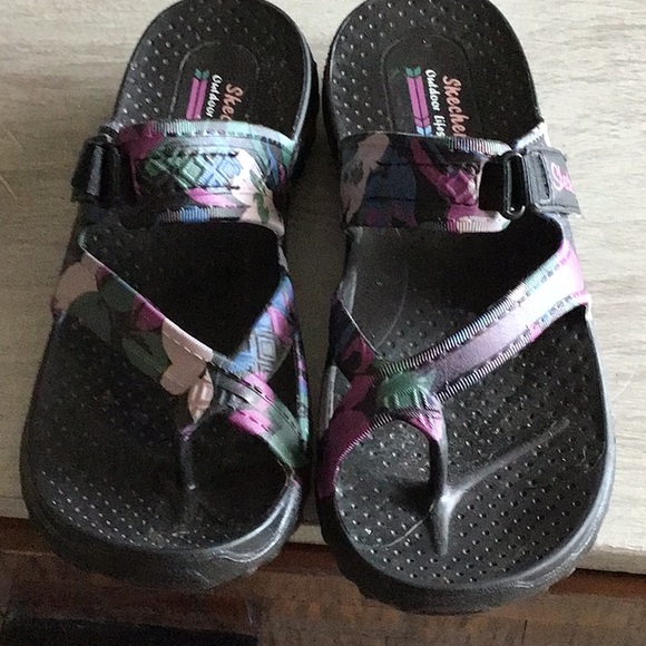 Skechers Shoes - NWOT Skechers sandals Size 7